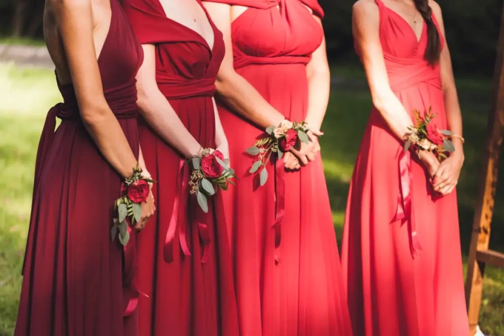 pulseras para damas de honor rojo