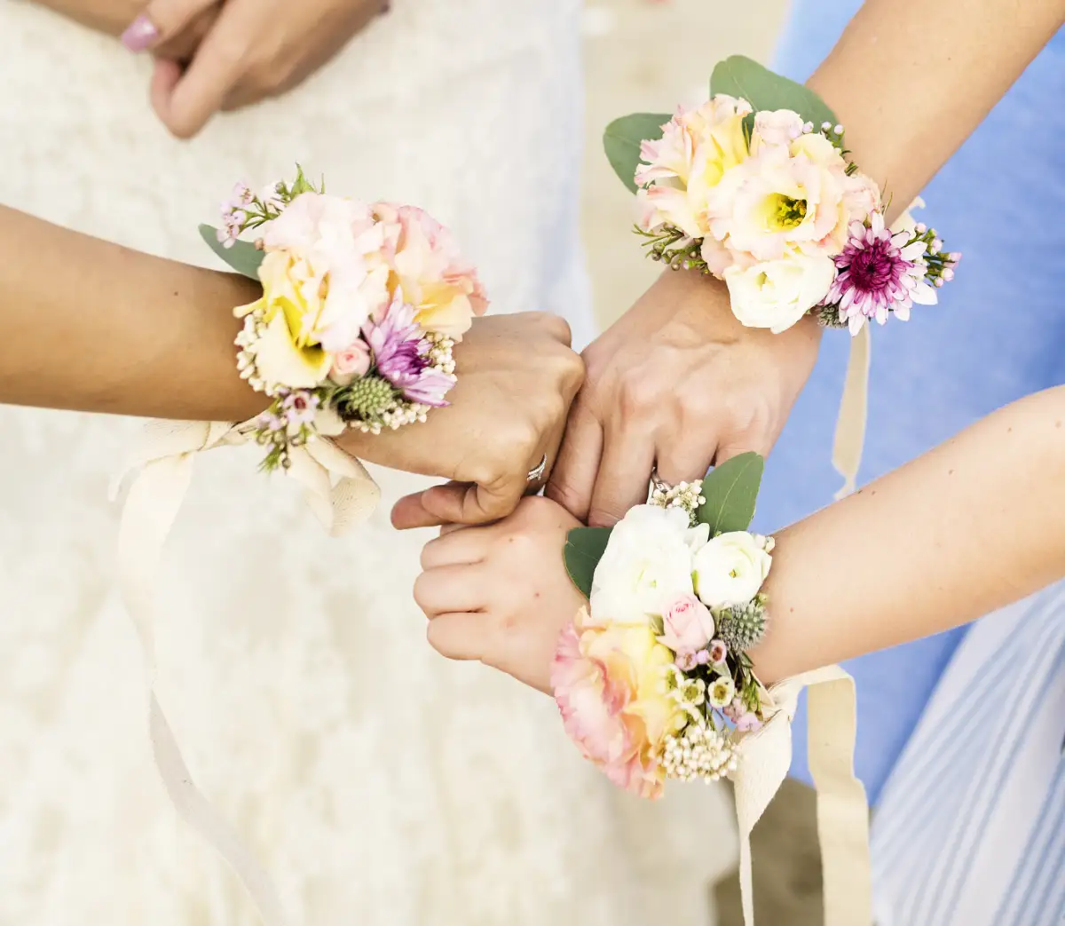 pulseras para damas de honor amarillo